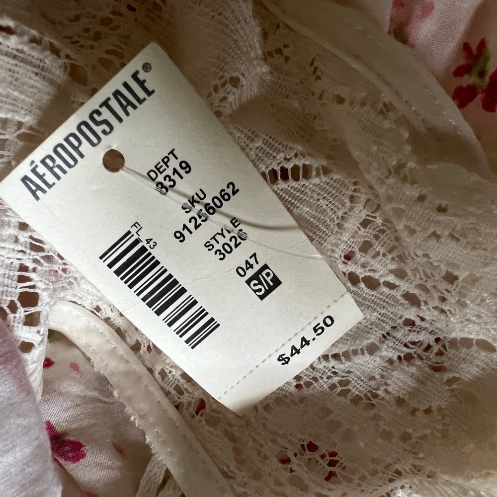 NWT Aeropostale Womens Floral Lace Tank Top - Picture 2 of 3